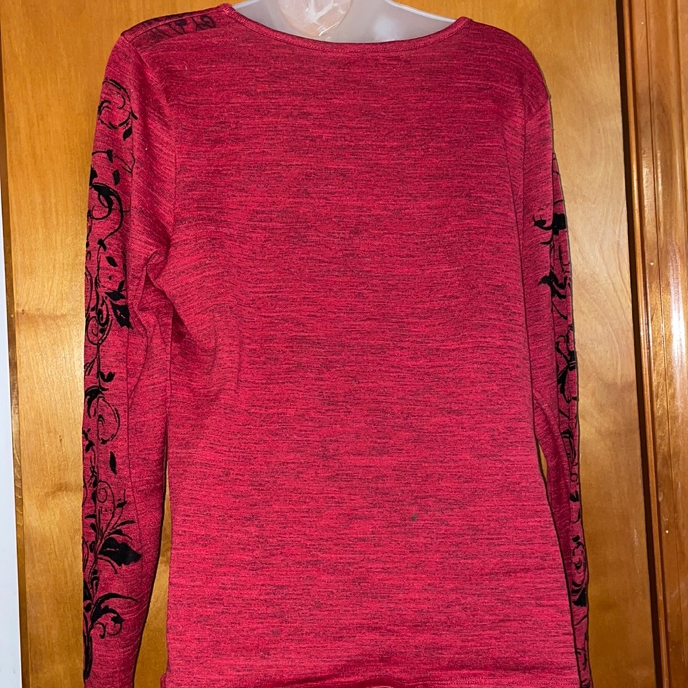 Red V neck top with black designs - Picture 3 of 5